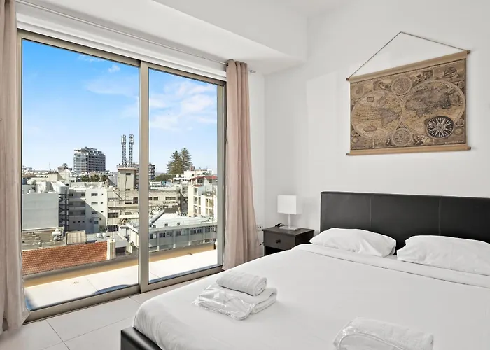 Downtown 2 Bedroom Penthouse Apartment *