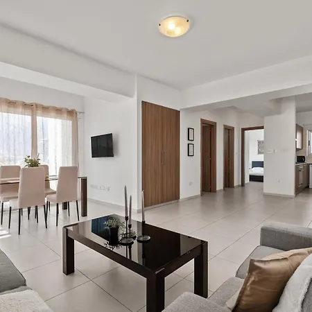 Downtown 2 Bedroom Penthouse Appartamento