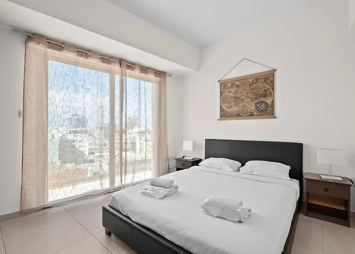 Apartment Downtown 2 Bedroom Penthouse *